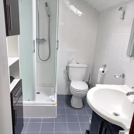 펜션 Maison De 4 Chambres Avec Piscine Privee Jardin Clos Et Wifi A Cricqueville En Bessin A 3 Km De La Plage
