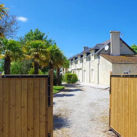 Maison De 4 Chambres Avec Piscine Privee Jardin Clos Et Wifi A Cricqueville En Bessin A 3 Km De La Plage 펜션 *