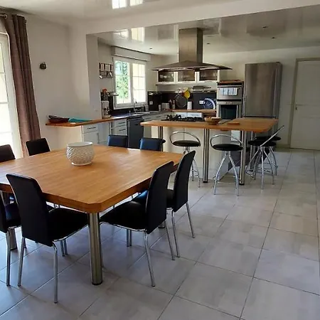 펜션 Maison De 4 Chambres Avec Piscine Privee Jardin Clos Et Wifi A Cricqueville En Bessin A 3 Km De La Plage *