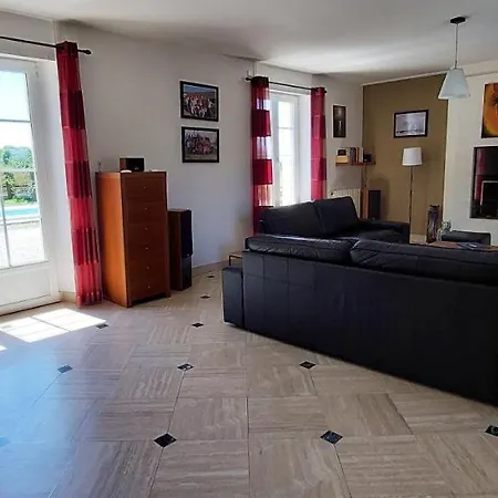 Maison De 4 Chambres Avec Piscine Privee Jardin Clos Et Wifi A Cricqueville En Bessin A 3 Km De La Plage Cricqueville-en-Bessin